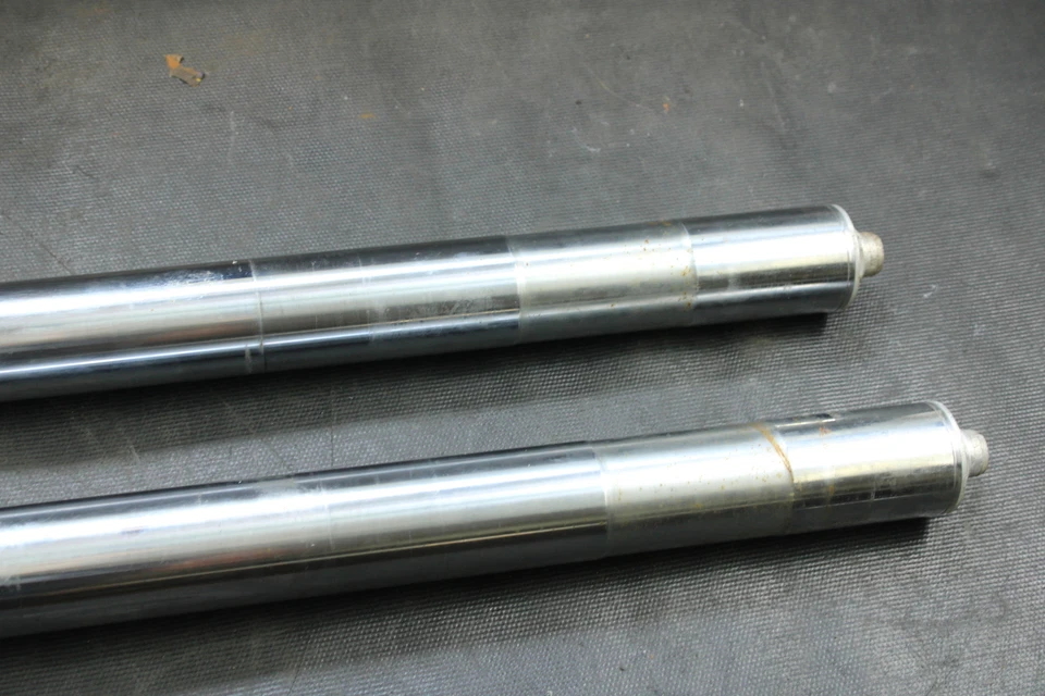 Juego de horquillas Suzuki Dr250 1990 OEM B4429 Foto 4 de 4