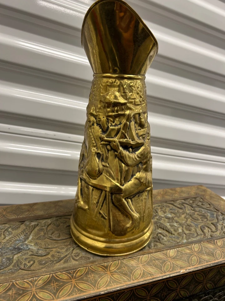 Vintage Brass Water Pitcher Handle Embossed Surface Made in England T119 - Image 2 of 4