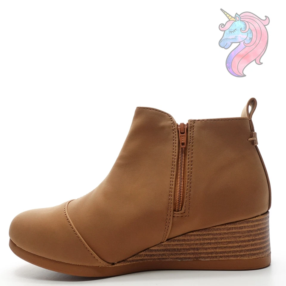 TOMS Kelsey Chelsea Slip-On Leather Elastic Wedge Bootie Tan Nubuck Youth 5 - Image 2 of 4