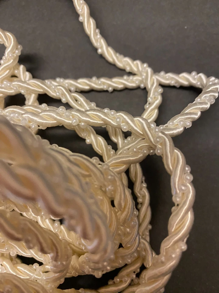 Lote de adornos de encaje Trimtex vintage y cordón giratorio con cuentas blancas Foto 3 de 3