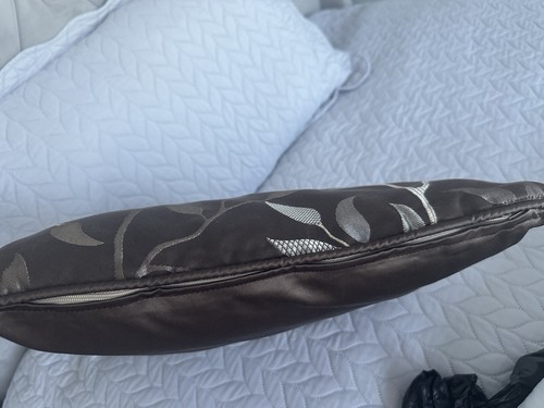 Nice Chocolate Brown Cushion With Cushion Cover Great Condition - Picture 3 of 4