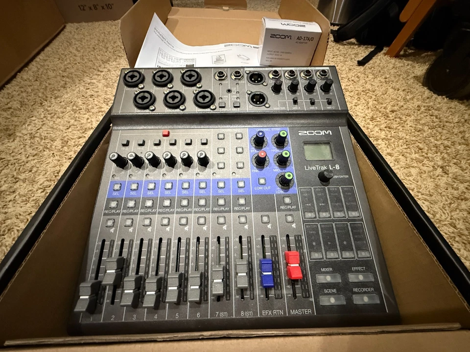 ZOOM LiveTrak L-8 8ch Live Podcast Digital Mixer and Recorder - Image 2 of 4
