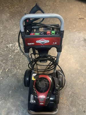 #ad Briggs amp; Stratton 2200 PSI pressure washer. Light Duty and gas powered. $65.00