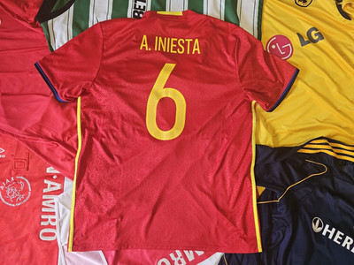 Andres Iniesta Spain original jersey XL | eBay