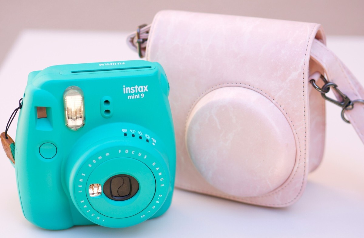 FUJIFILM INSTAX レンジファインダーカメラ instax™ “チェキ” カメラ | 富士フイルム [日本]