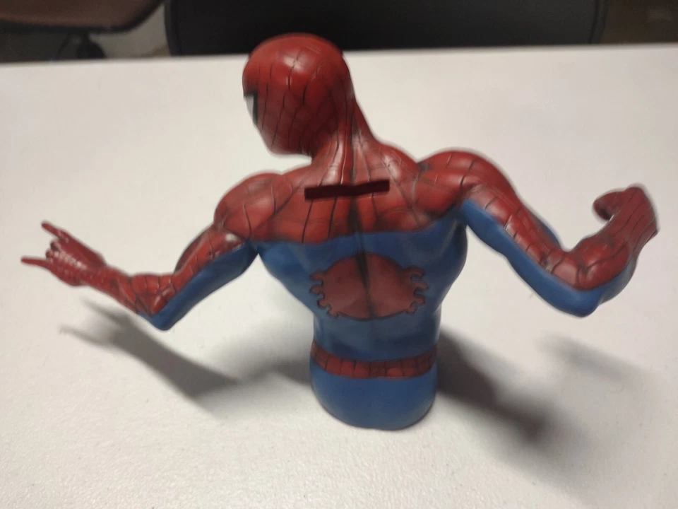 Figura Busto BANCO Marvel Spider-Man Monograma PVC Foto 2 de 3