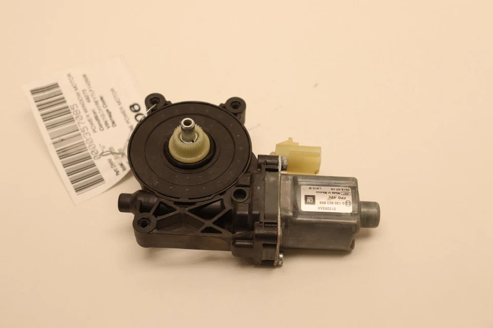 2020-2024 CHEVY SILVERADO 2500HD 3500HD REAR BACK GLASS POWER WINDOW MOTOR OEM - Image 3 of 4