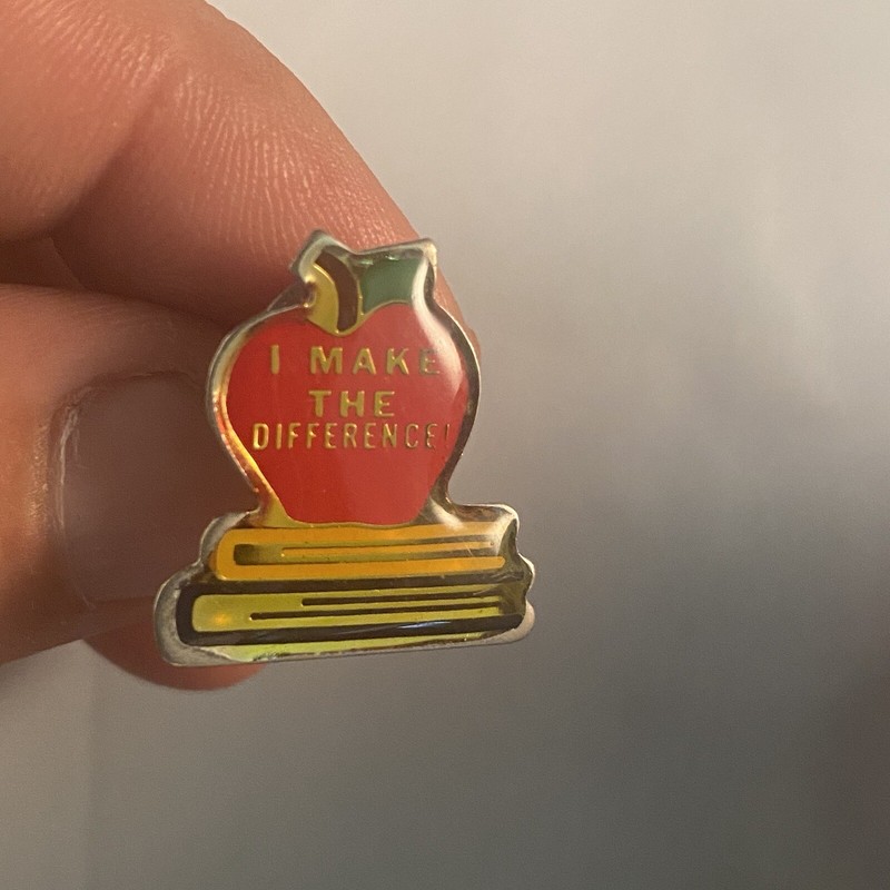 "I Make The Difference" Teacher Apple Lapel Pin Button Brooch Books 