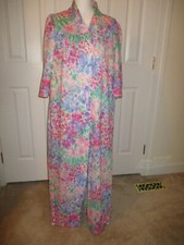 Vintage Miss Elaine 100 Comfort Fiber Long Size Large 2 Piece Nightgown  Robe