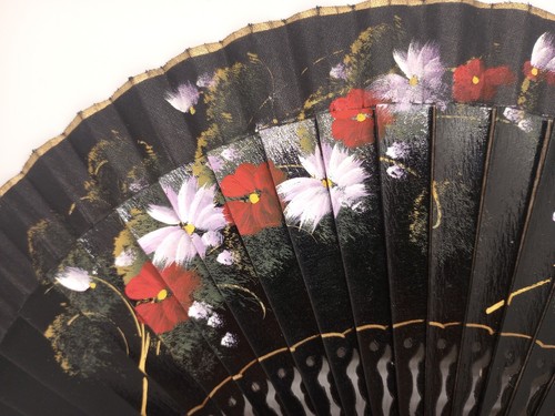 "Ventilatore pieghevole vintage dipinto a mano in seta, bambù e smalto 8,25 x 15"" - Foto 2 di 7