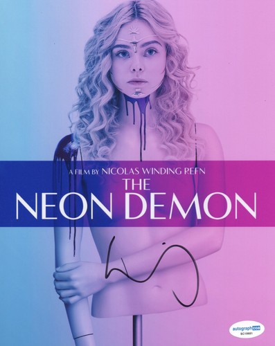 ELLE FANNING SIGNED THE NEON DEMON PHOTO  ALSO ACOA - Picture 1 of 2