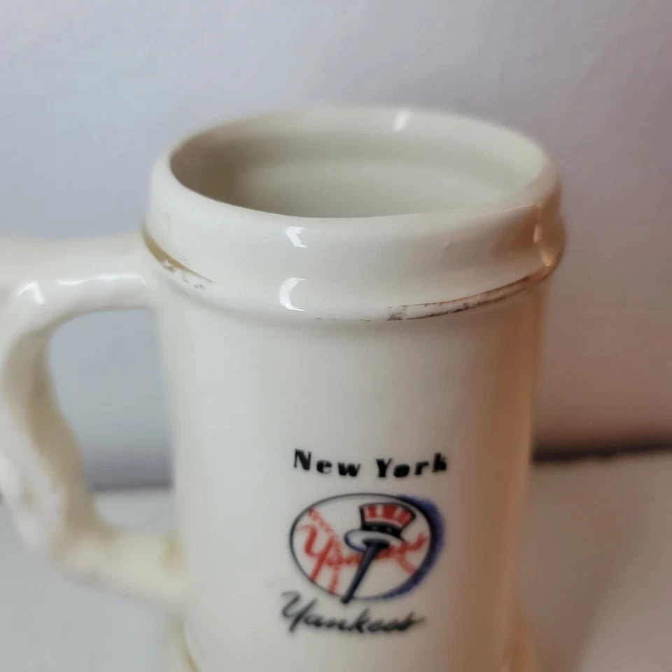 Caneca vintage 1957 World Series New York Yankees Milwaukee Braves Stein H: 6 3/4" - Imagem 2 de 4