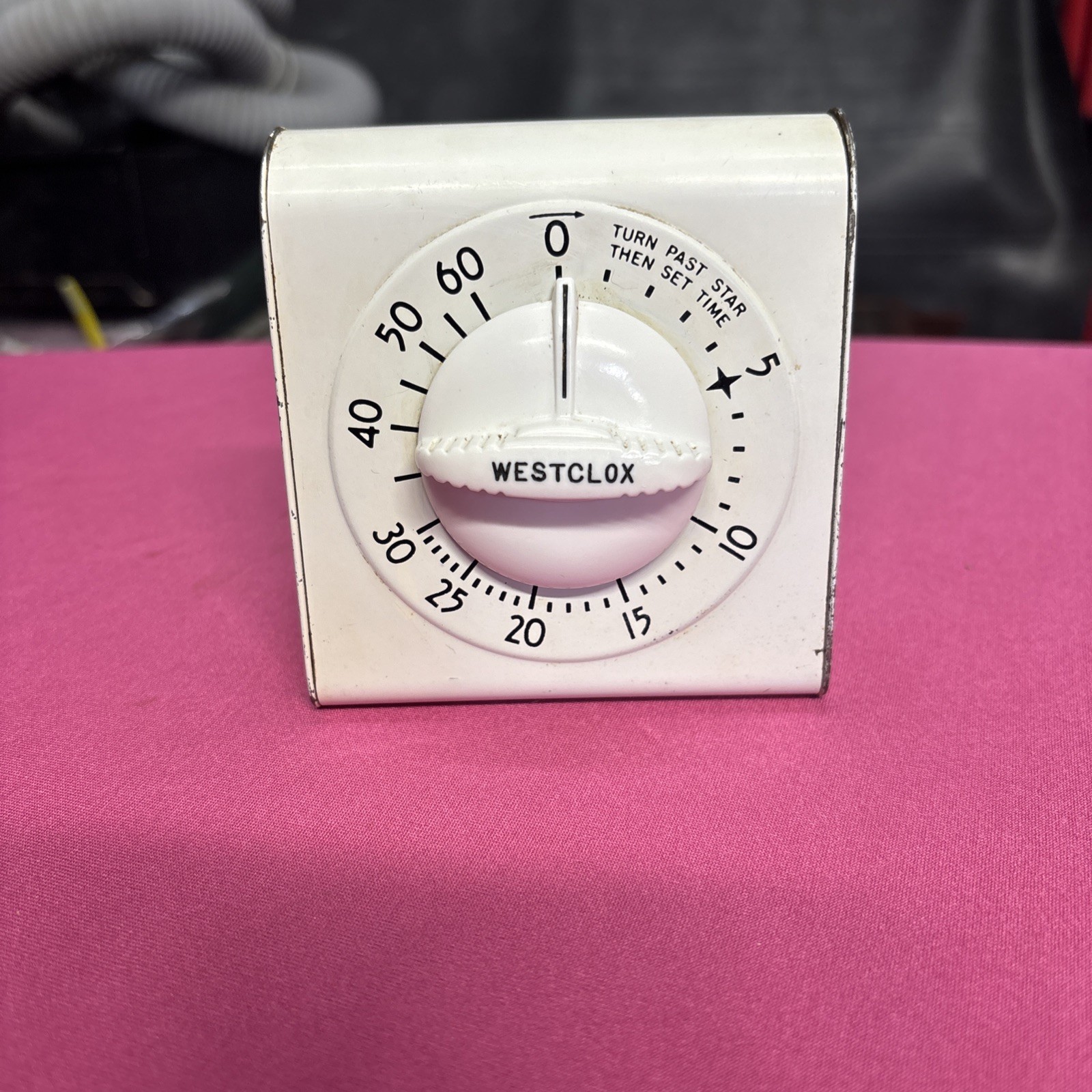 Vintage 1950s Westclox Kitchen Timer White Enamel Metal 60 M