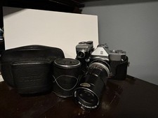 Petri V6 II SLR 35mm Film Camera w/ Case  135mm Lens and cds light meter