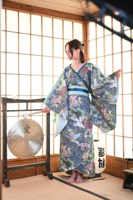 Unikat: Handgefertigter Luxus-Kimono   Ein Meisterwerk für Hanami (Gr. M/L)  