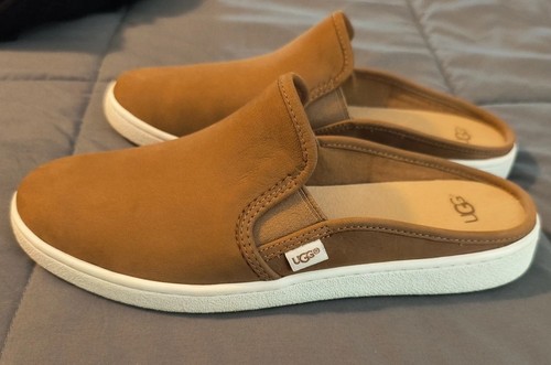 New UGG Closed Toe Slides Sz. 9.5 - Picture 8 of 9