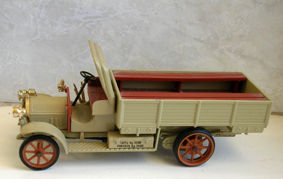 FIAT 18 BL 1914 autocarro scoperto pick-up 1/43 RIO 18bl camion - da sistemare - Immagine 2 di 4