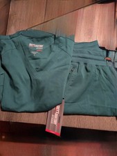 Healing Hands Women  s Medical Scrub Set Size S Green Solid Pattern