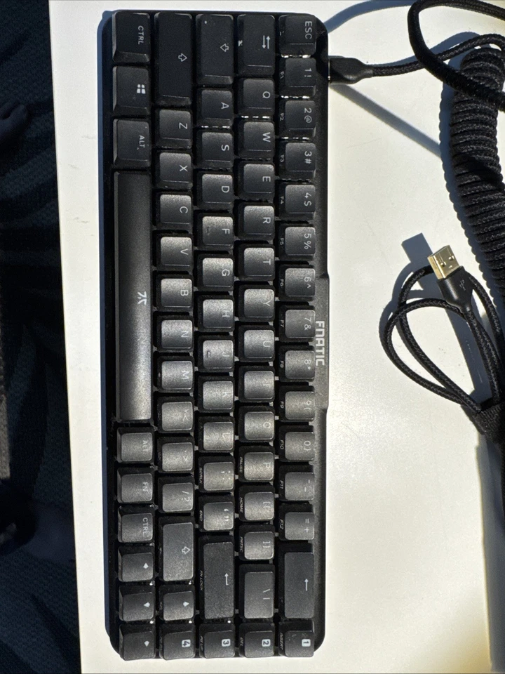 Teclado mecánico Fnatic Streak65 LP 65 % bajo perfil RGB alimentado por USB, negro Foto 2 de 3