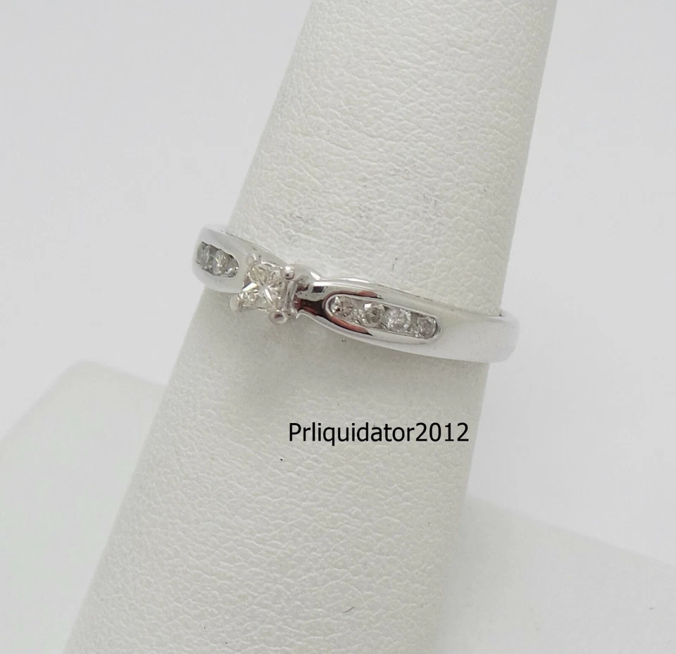 Alianza de anillo de boda de aniversario de compromiso de diamantes naturales de 1/5 quilates de oro blanco de 10 quilates Foto 3 de 4