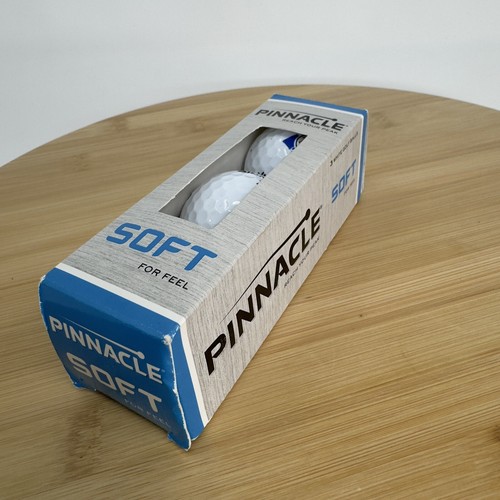 Paquete de tres pelotas de golf Pinnacle blancas suaves para sentir que 3 pelotas alcanzan tu pico - Imagen 3 de 8