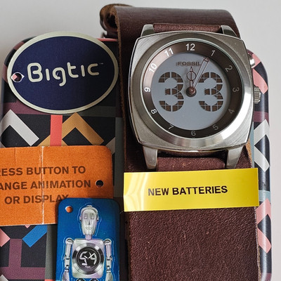 Fossil Big Tic watch mens - fully working, new batteries, with Fossil tin