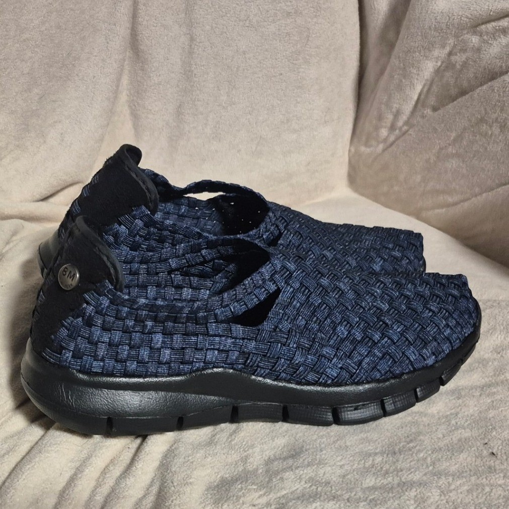 Bernie Mev Catwalk Navy Blue Woven Elastic Slip On Sneakers  display picture 2