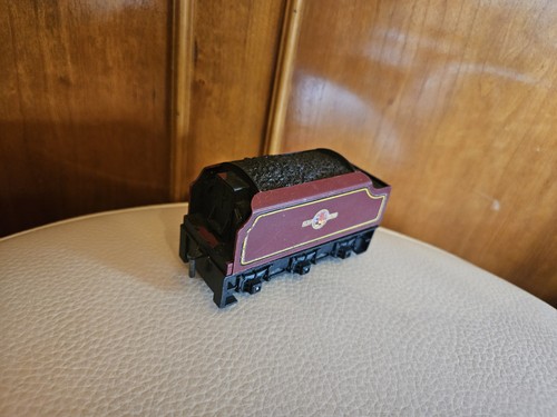 Triang R30/R31 OO .. Gauge BR Red Locomotive .. Tender