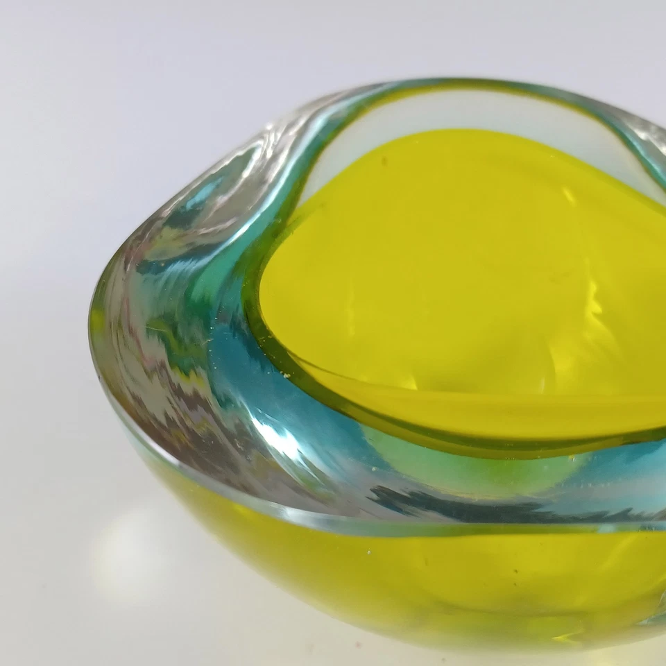 Murano Yellow & Blue Sommerso Glass Triangular Geode Bowl - Image 4 of 4