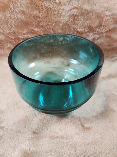 5".5  Anchor Hocking Ovenware Turquoise Blue Glass 1 Qt. Bowl USA Made USED