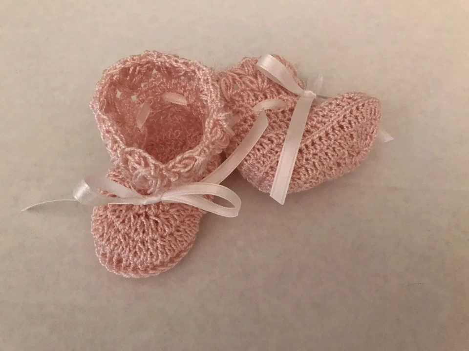 Zapatos de bebé de ganchillo botines de bebé zapatos de muñeca botines V rosa claro con cinta Foto 4 de 4