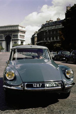 Citroen DS car in front of the Arc de Triomphe in Paris 1960 4x6 PHOTO