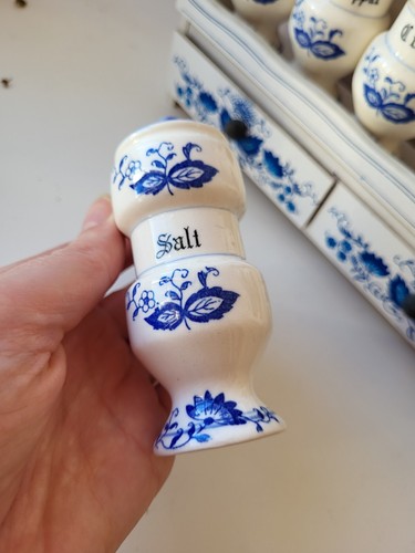 Vintage ARNART Blue Onion Six Spice Porcelain Jars w/ 2 Drawer Wood Rack Japan - Picture 9 of 12