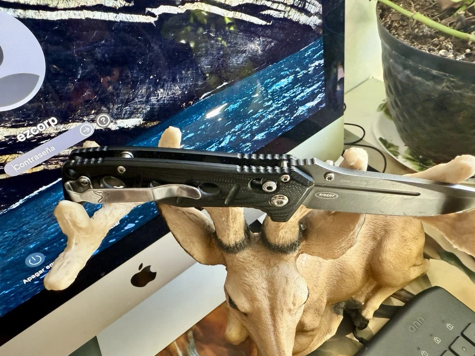 Faca dobrável Axis New Mini Benchmade Classic Black Adamas | 273GY-1 - Imagem 2 de 4