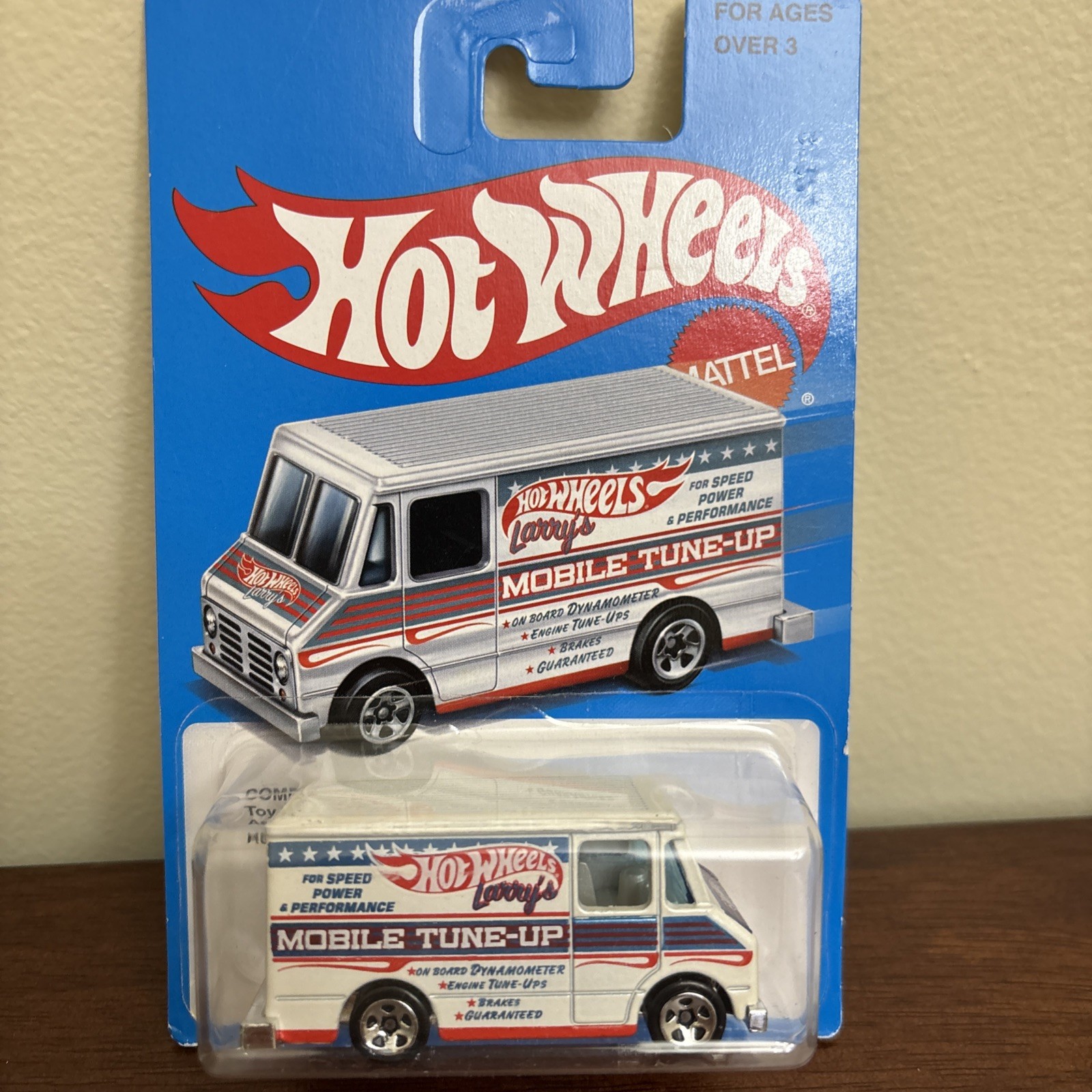2015 MATTEL HOT WHEELS COMBAT MEDIC LARRY'S MOBILE TUNE UP ON OLD STYLE CARD
