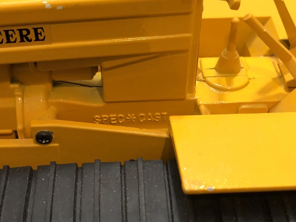 Spec Cast John Deere MC Crawler Bulldozer Diecast Model - Scale 1:16 - Image 3 of 4