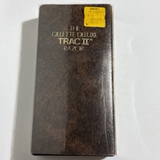 The Gillette Deluxe Trac II Razor Vintage Box Set Gold Accents w/5 New Blades