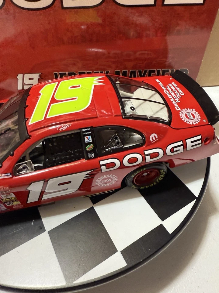 Jeremy Mayfield #19 Dodge 2003 1/24 Nascar Diecast - Image 4 of 4
