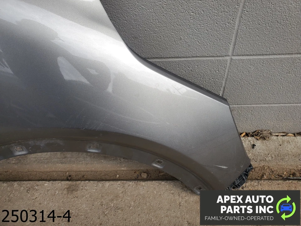 OEM 2016-2018 Kia Sorento 2.4L FRONT RIGHT PASSENGER SIDE FENDER COVER PANEL - Image 3 of 4