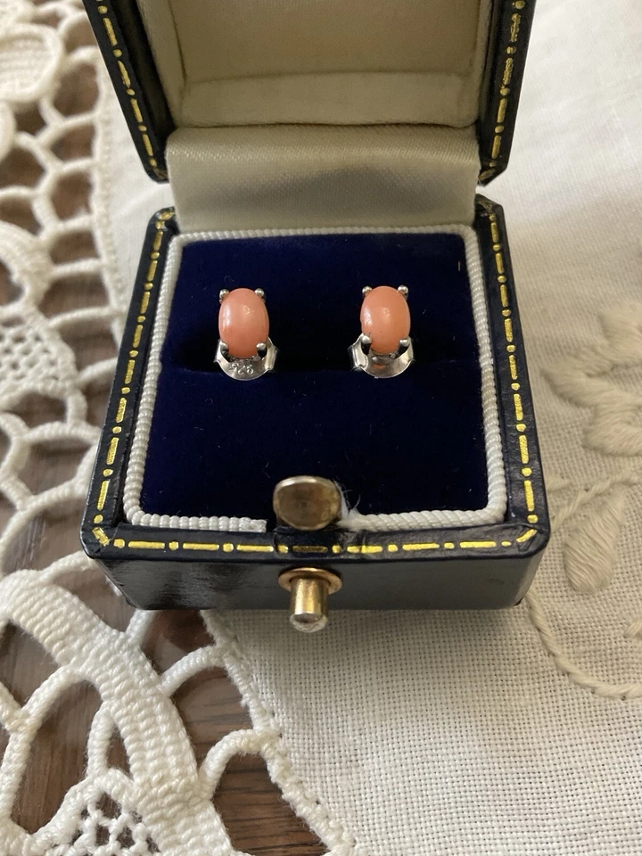 CORAIL ROSE PEAU D’ANGE VERMEIL OR BLANC ET ARGENT, ANCIENNES BOUCLES D’OREILLES - Photo 2/4