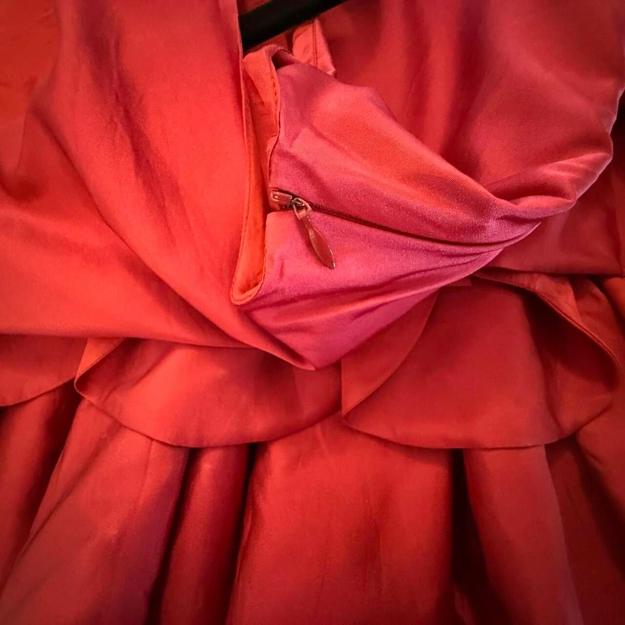 Mini abito vintage anni 80 ispirato Moschino rosso seta con volant