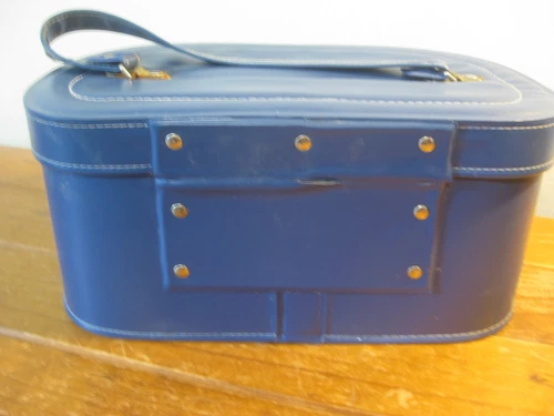 Vintage Australian LISABETH Blue Beauty Case (1960s) Made Sydney - Picture 3 of 14
