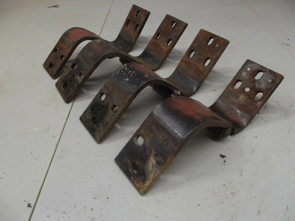 1960 - 1966 CHEVROLET SUBURBAN TRUCK REAR DOOR HINGES chevy carryall 1963 1964 - Image 2 of 4