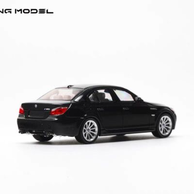 1/64 KING MODEL New M5 E60 TOURING Wagon Diecast Toys Car Models Collection  Gift