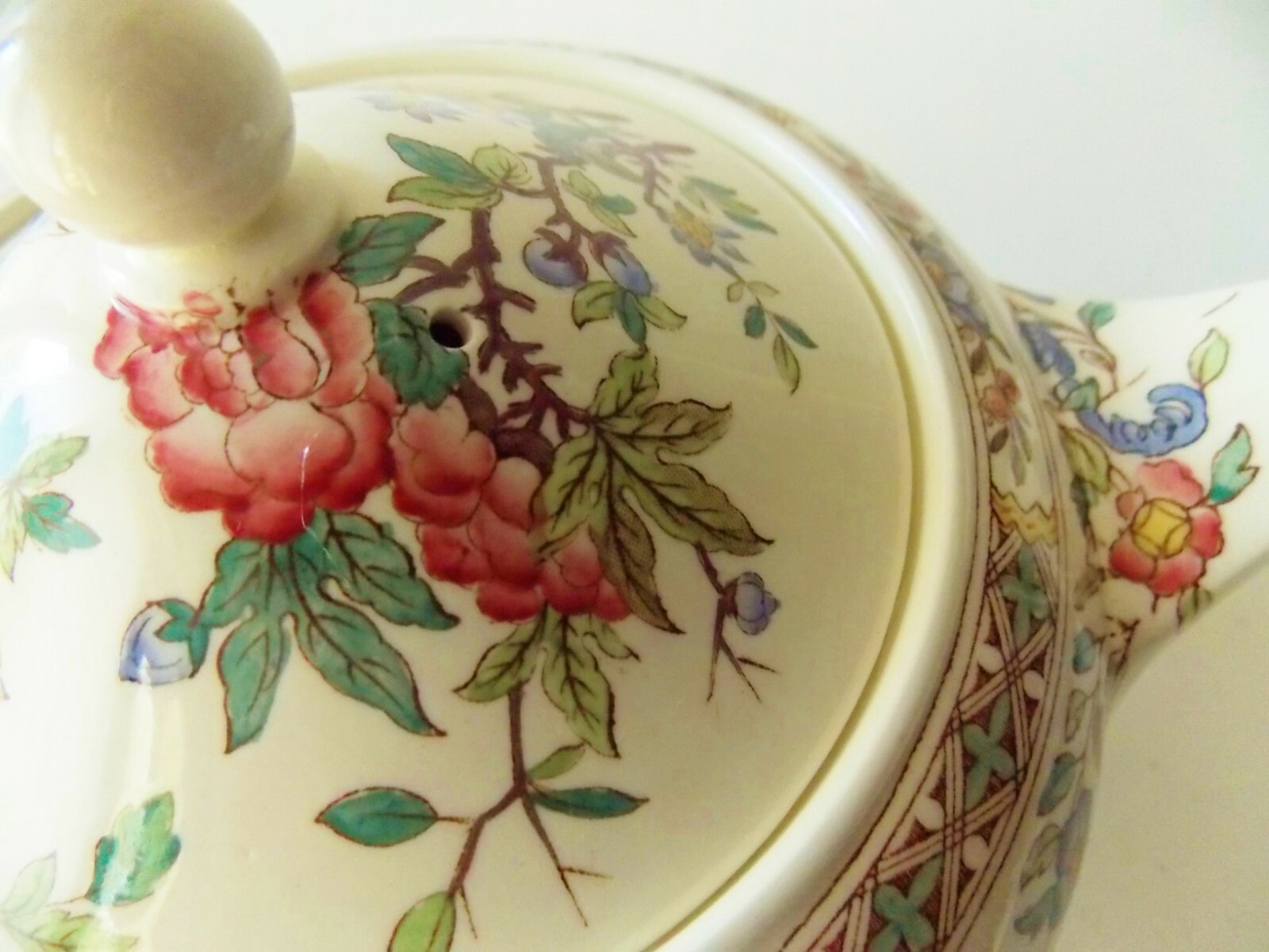 WEDGWOOD KHUTANI AND CUCKOO PORCELAIN TEAPOT BLUE BIRD AND MULTICOLORED