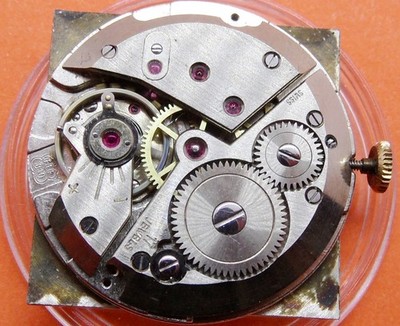 FEF 310 UHRWERK FUNKTIONSTÜCHTIG + HORUS ZIFFERBLATT FÜR ERSATZTEILE SPARES