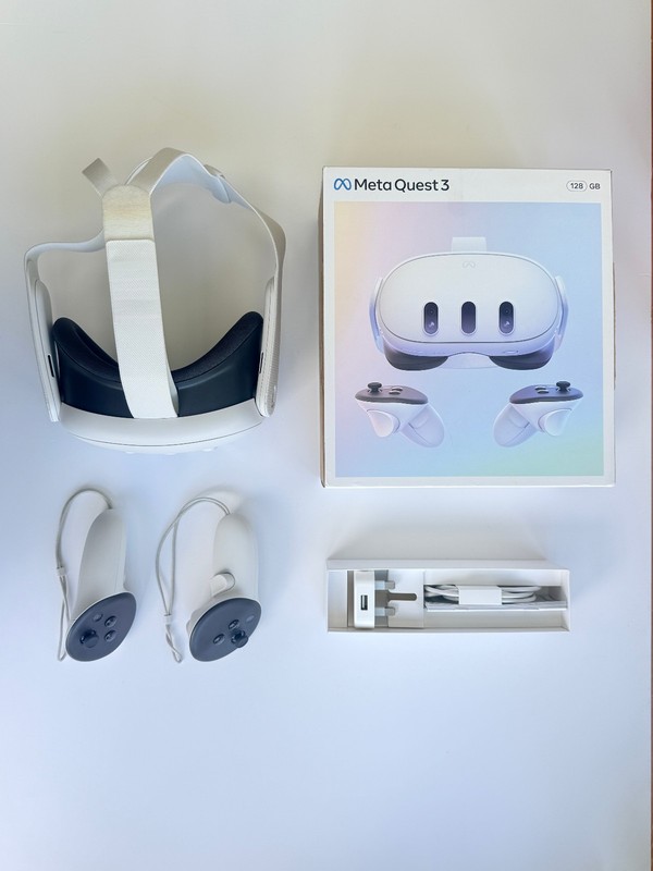 Meta Quest 3 128GB Standalone Mixed Reality VR Headset Touch Controllers - Boxed
