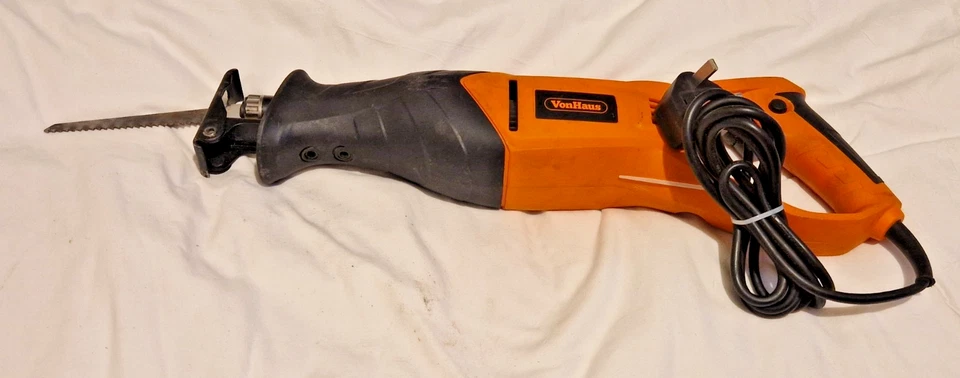 VonHaus reciprocating saw 230V 800W (working) - Image 2 of 4