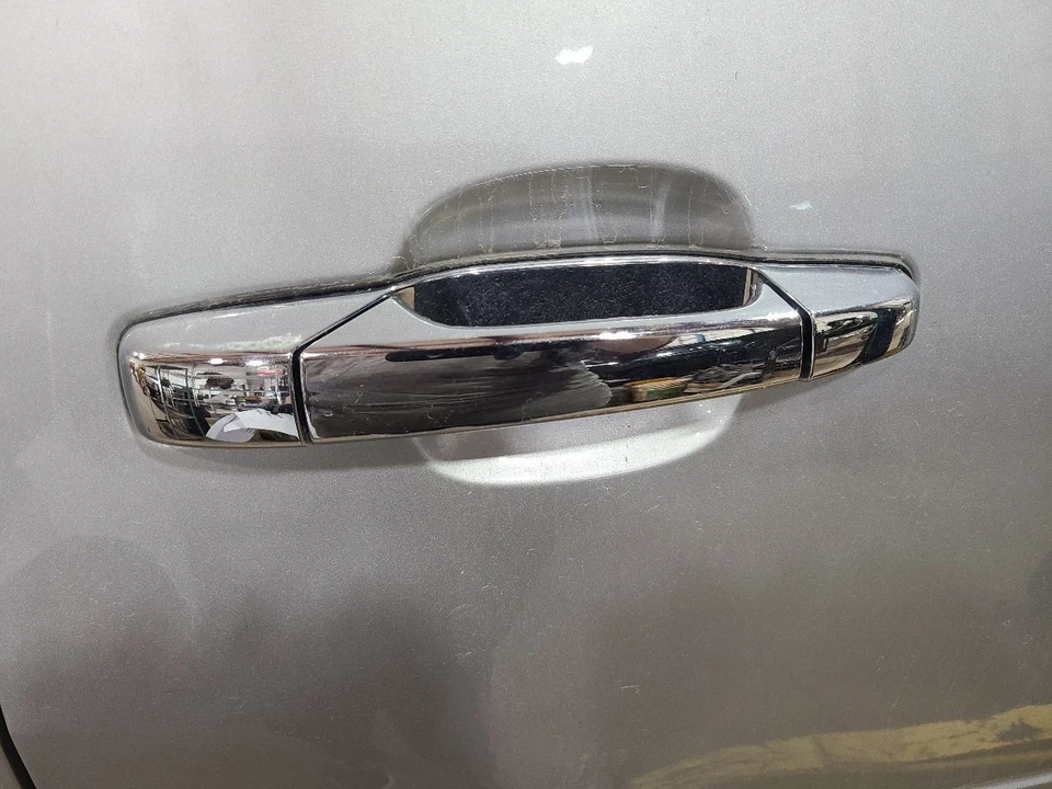 2010 2011 2012 2013 2014 CADILLAC ESCALADE Passenger Right Rear Side Door  Foto 3 de 4