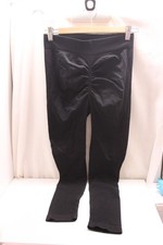 women's seamless scrunch-butt black leggings butt lifting and body sculpting M